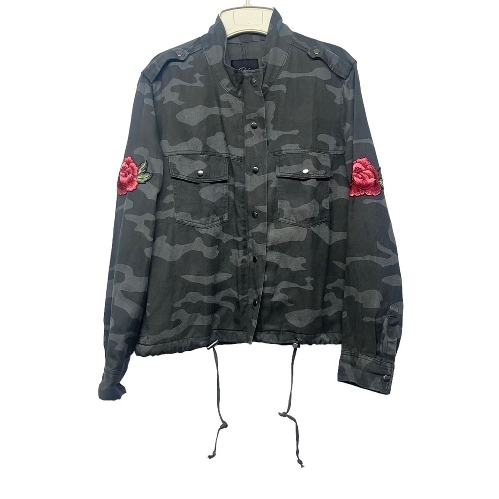 Rails Collins Camo Rose Patch Button Up Jacket Si… - image 2